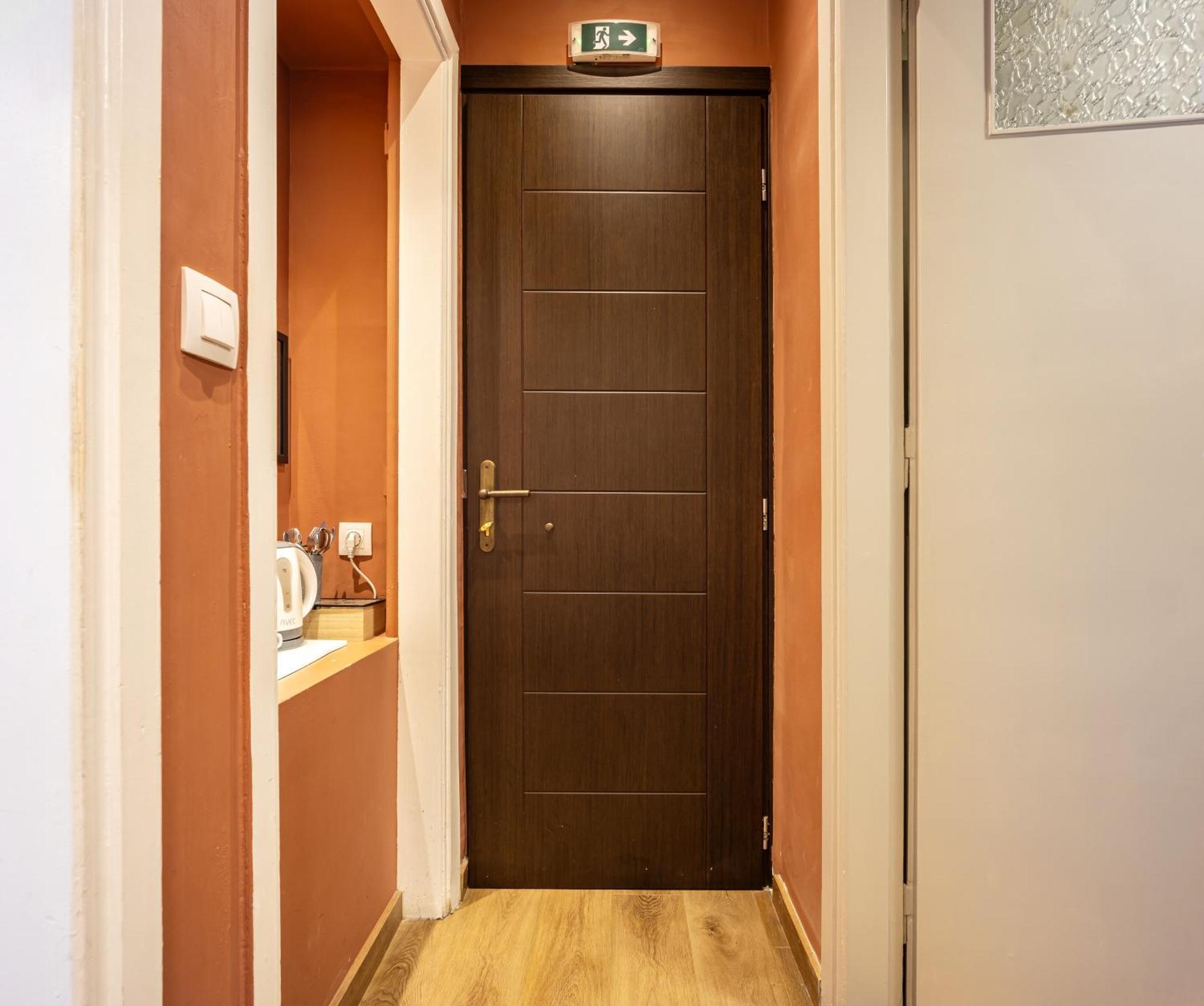 Karma Athens Aparthotel Exterior photo